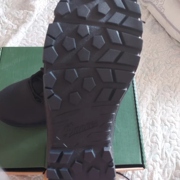 NWB. Top quality boot! MEN. Danner Lookout Dawn Tactical Boots. Size 15D. Black. - Picture 4 of 5